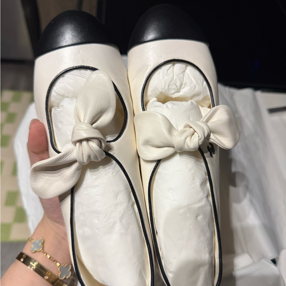 CHANEL Black and Cream Women's Slippers